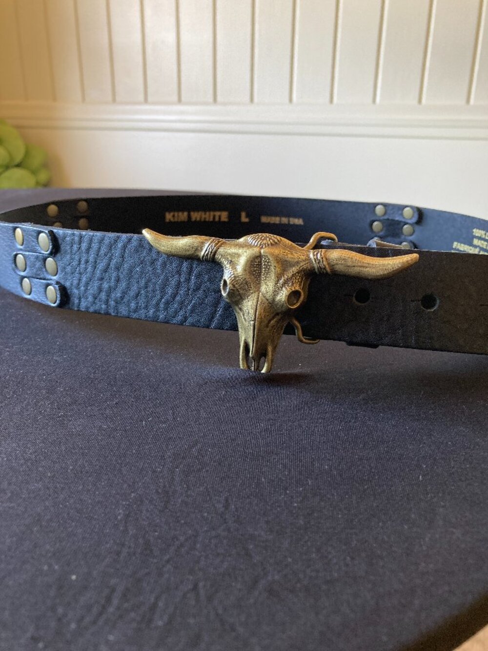 Kim White Steer Buckle Belt in black
